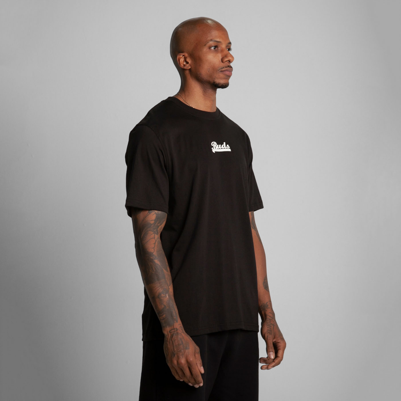Camiseta Regular Fit Negra Buds