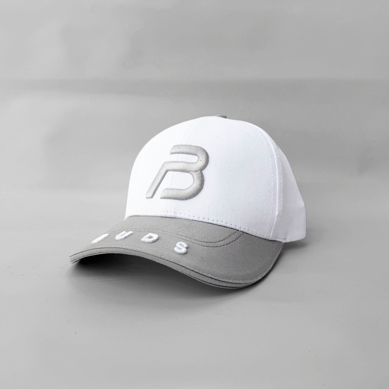 Gorra Blanca con Teja Gris Buds