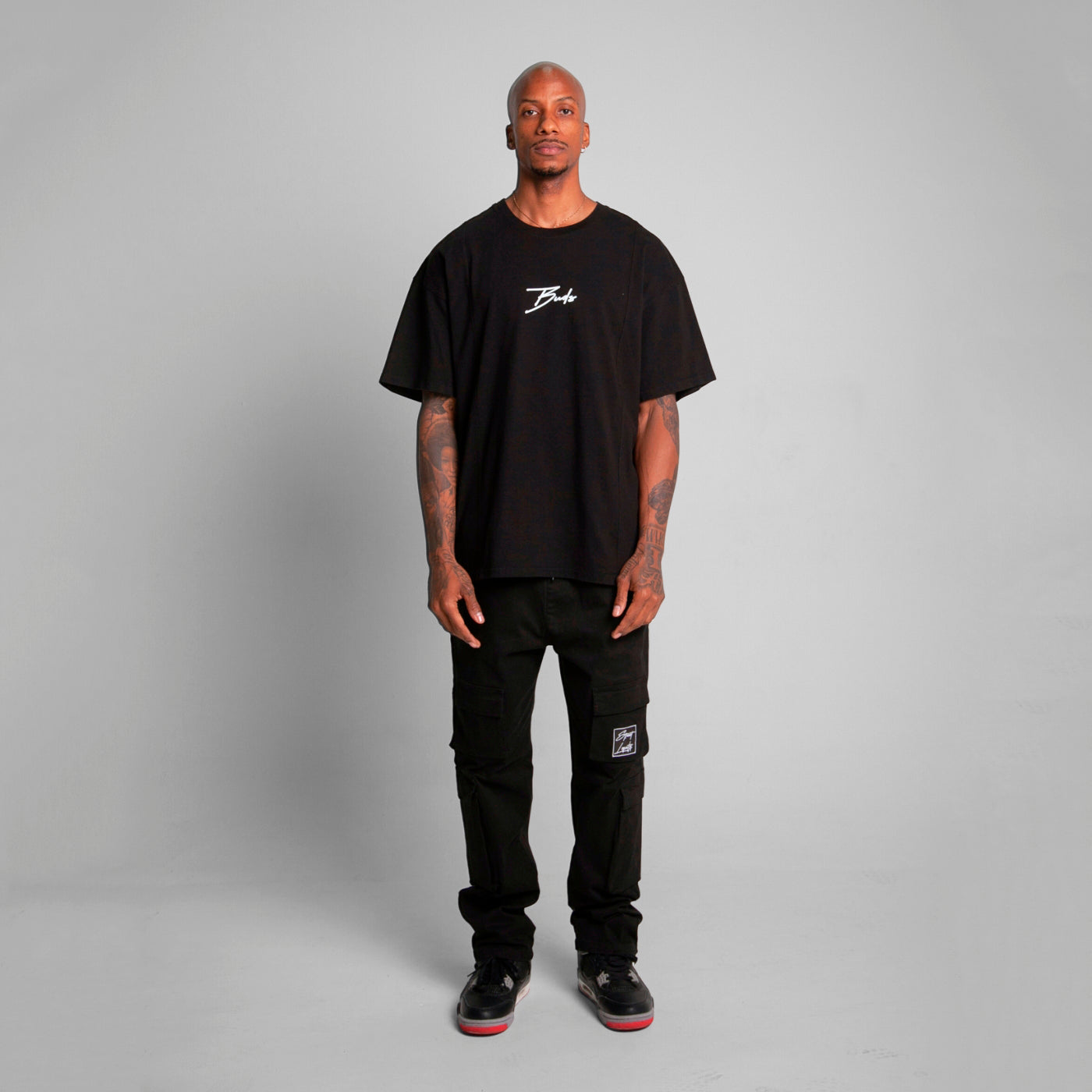 Camiseta Oversize Cortes Hombre Negro Alto Gramaje 250G