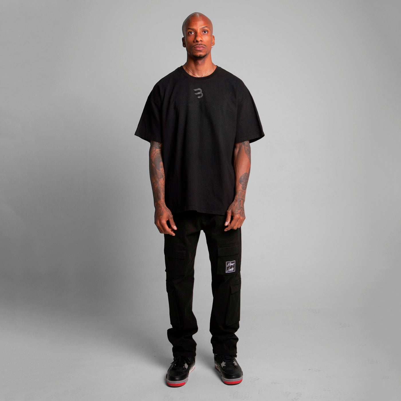 Camiseta Oversize Cortes Hombre Negro Alto Gramaje 250G
