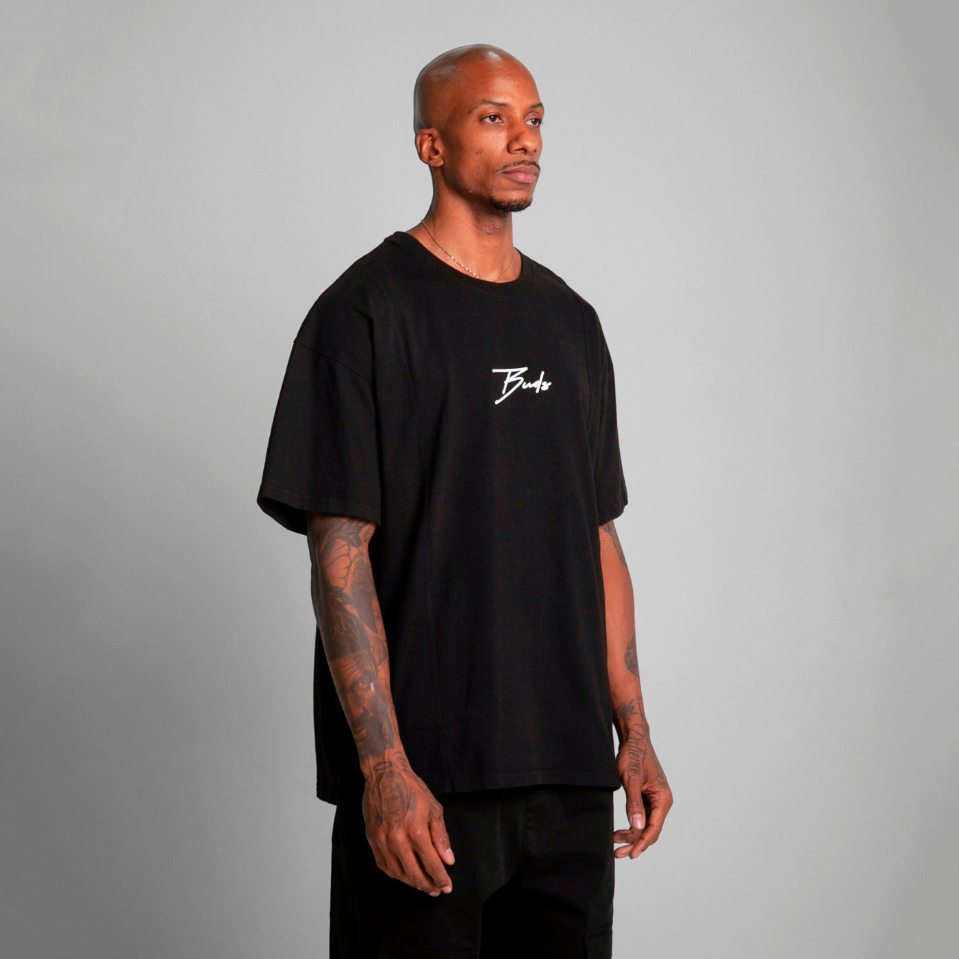 Camiseta Oversize Cortes Hombre Negro Alto Gramaje 250G