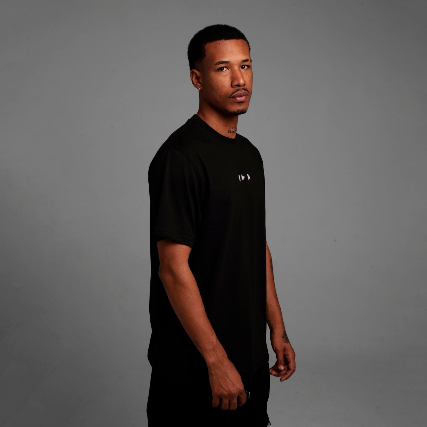 Camiseta Regular Fit Negra Buds