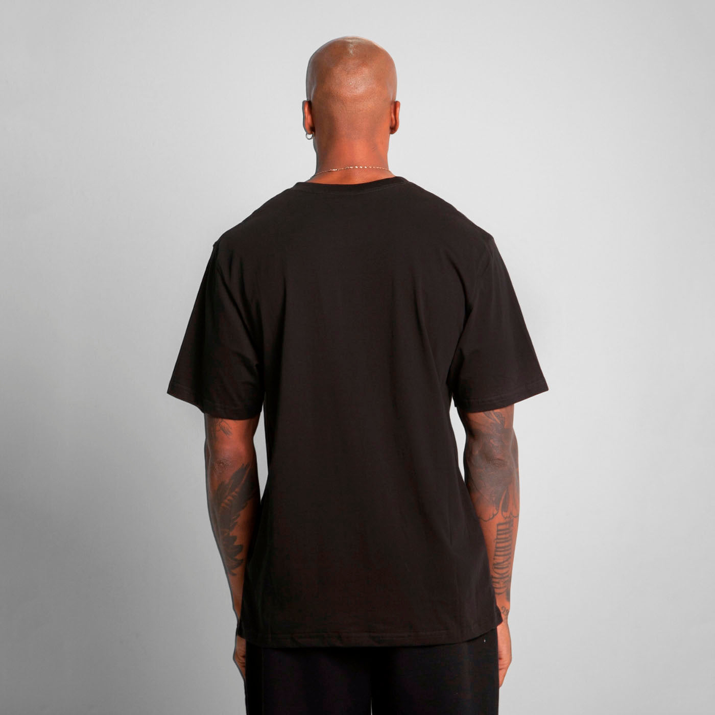 Camiseta Regular Fit Negro Buds