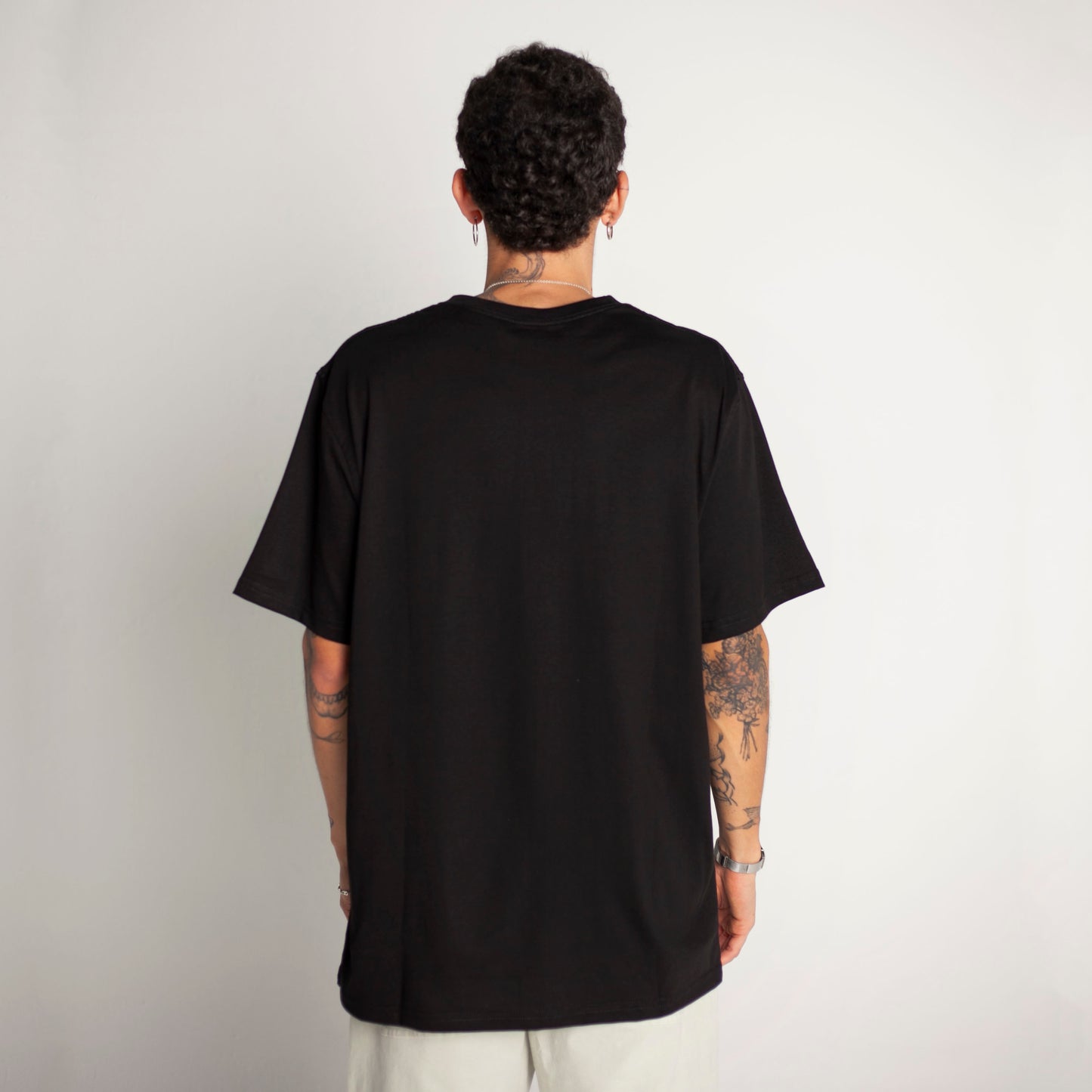 Camiseta Regular Fit Negra Buds