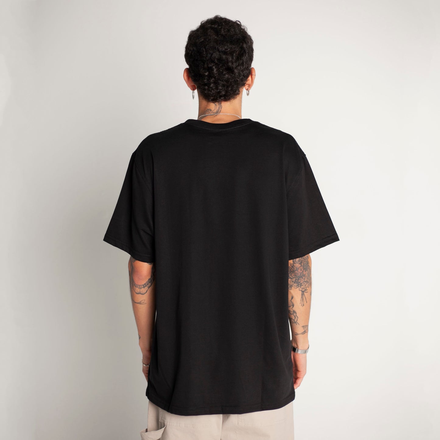 Camiseta Regular Fit Negra Buds