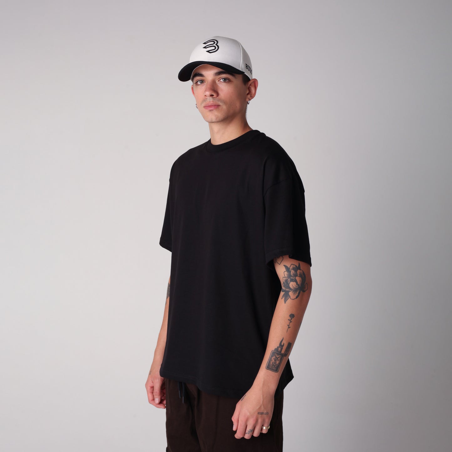 Camiseta Semi Oversize Hombre Negra Alto Gramaje 250G
