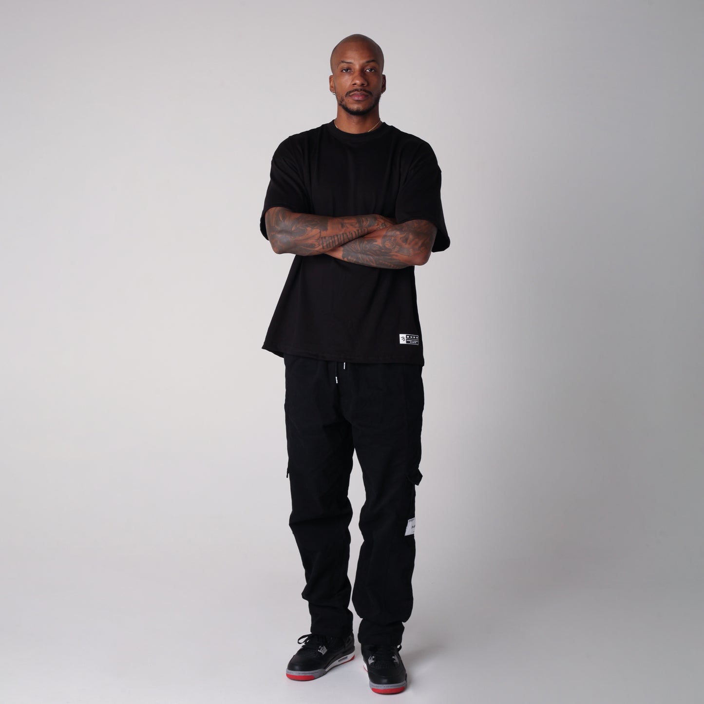 Camiseta Básica Semi Oversize Hombre Negra Alto Gramaje 250G