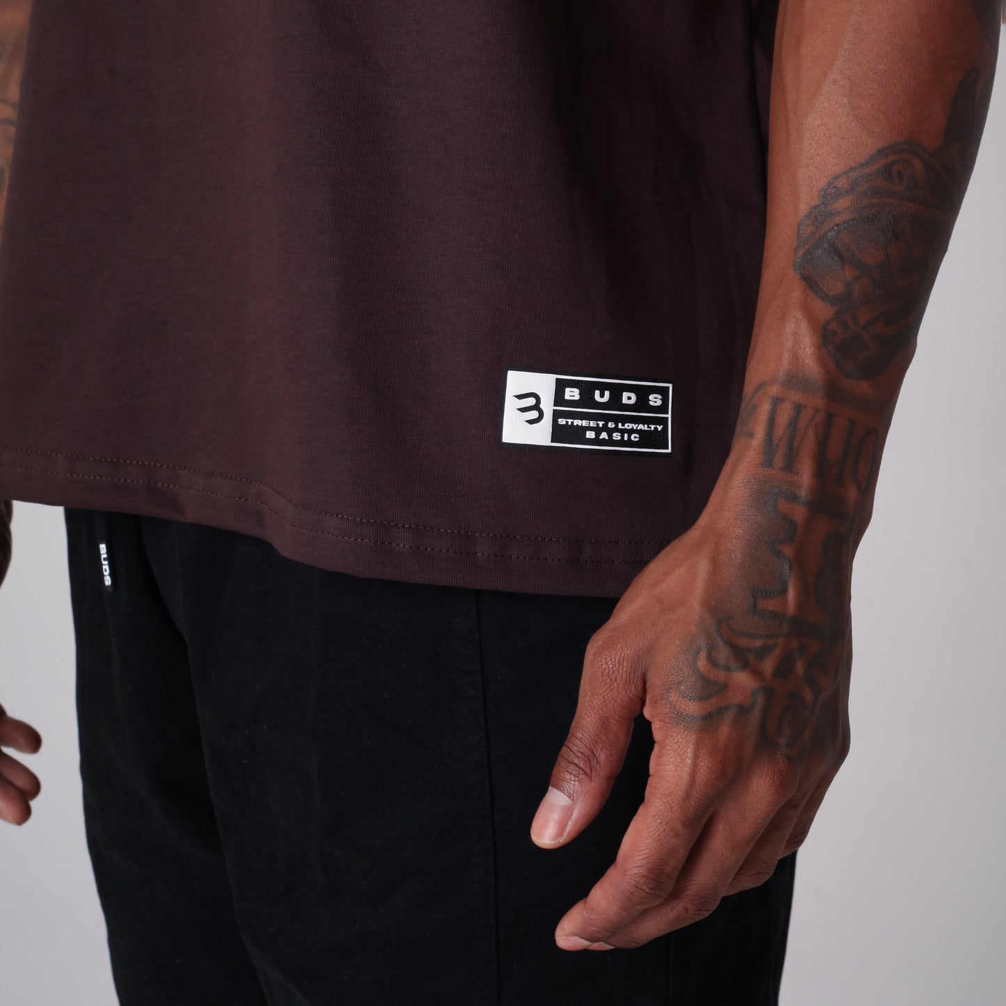 Camiseta Básica Semi Oversize Hombre Chocolate Alto Gramaje 250G