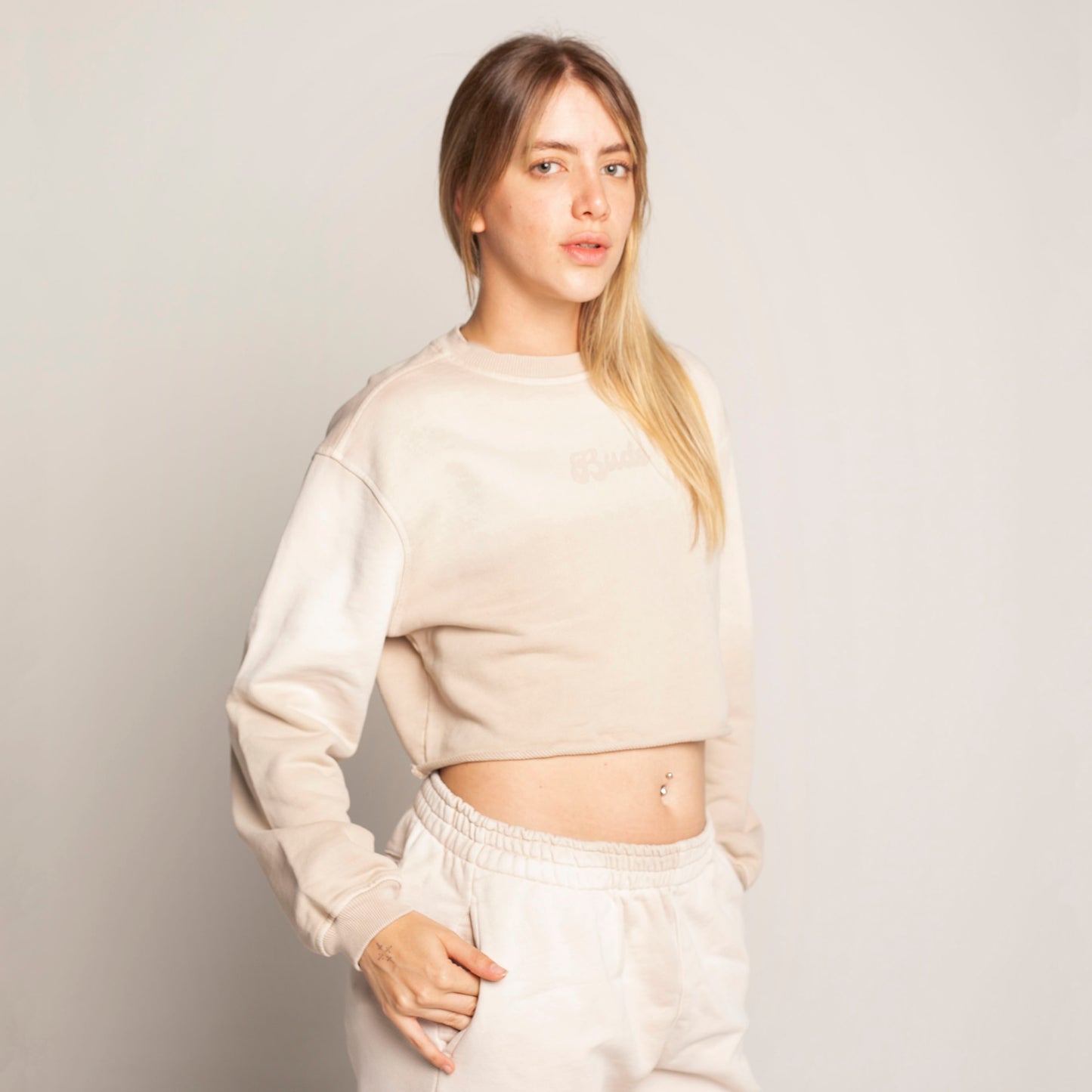 Buzo Crop Top Crewneck Beige Degradé Tela Alto Gramaje 400G
