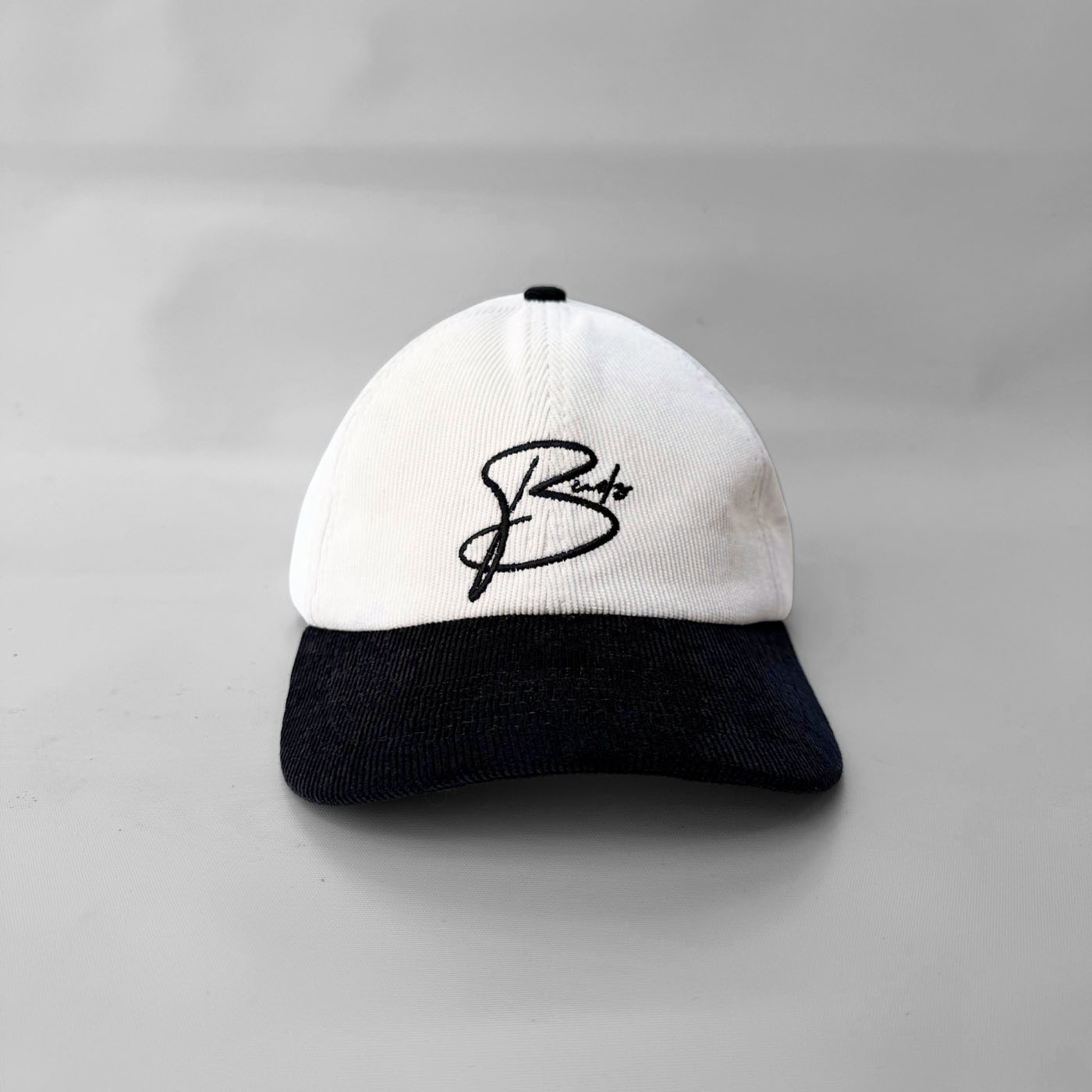 Gorra Corduroy Beige con Teja Negra Buds