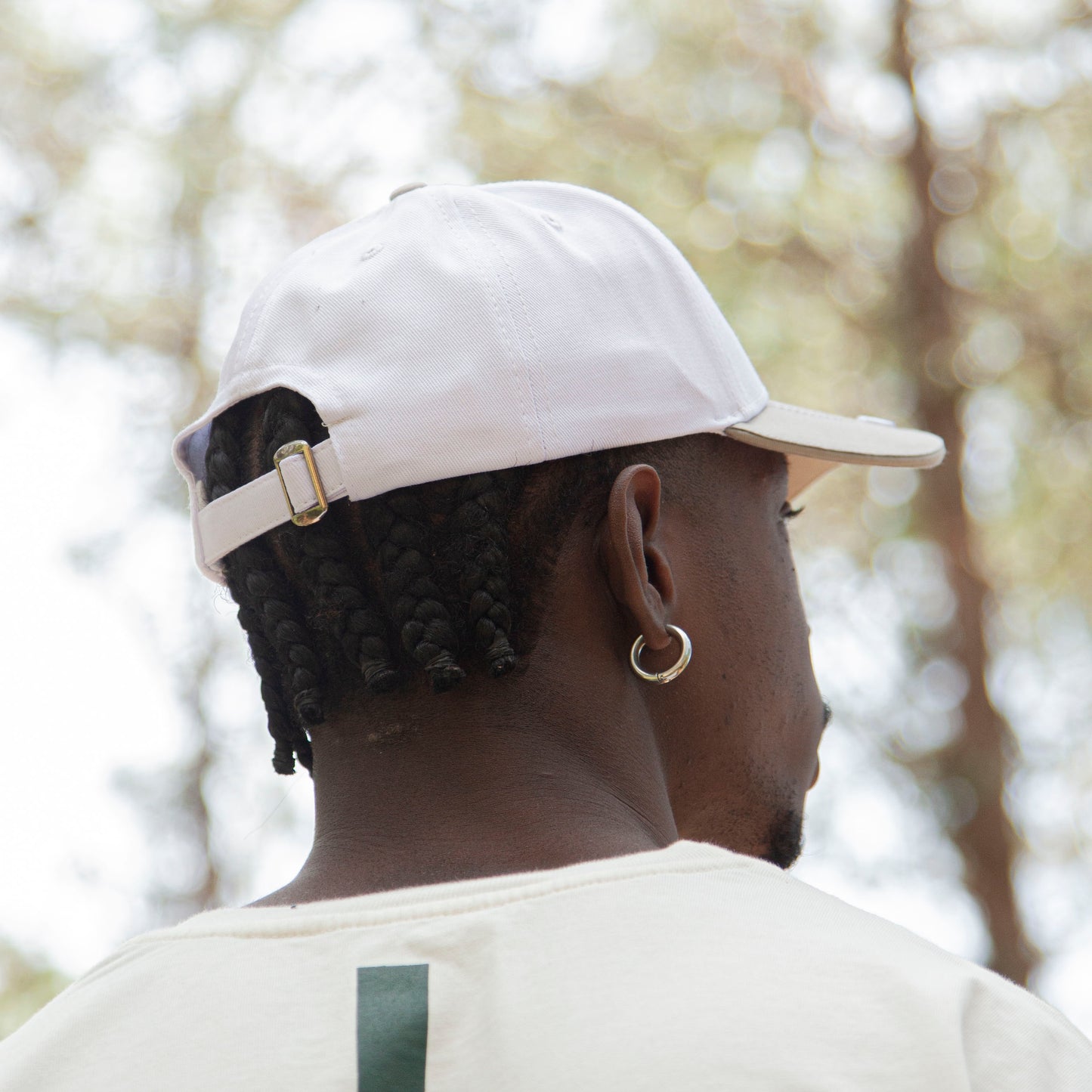 Gorra Blanca con Teja Gris Buds