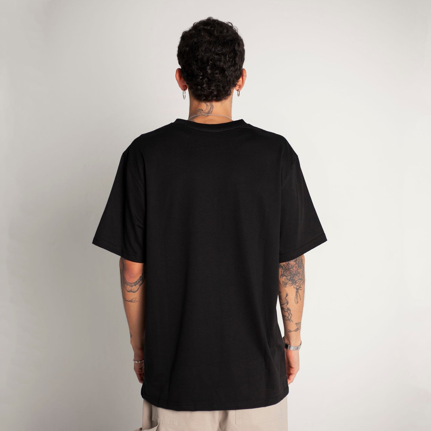 Camiseta Regular Fit Negra Buds