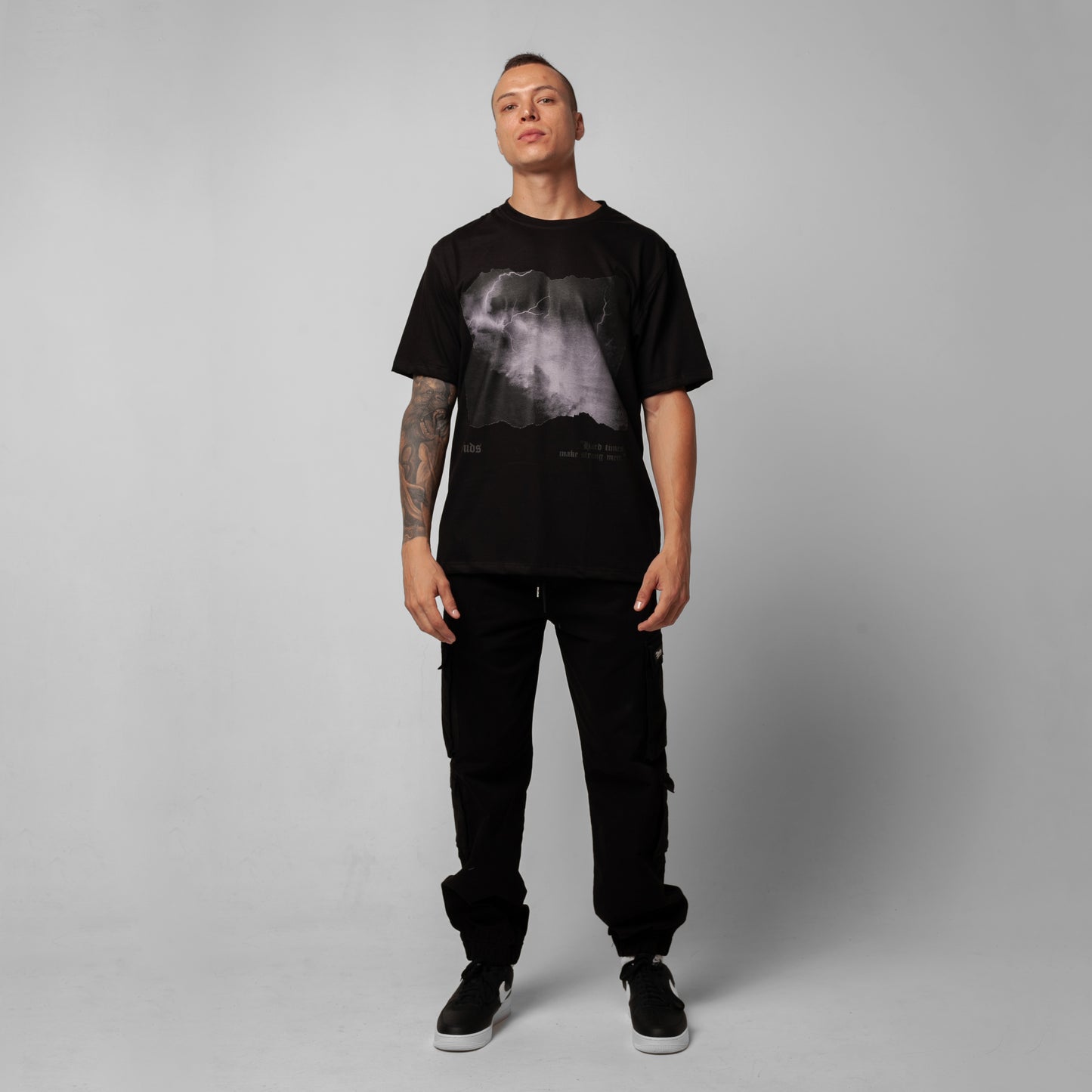 Camiseta Regular Hombre Negra Buds