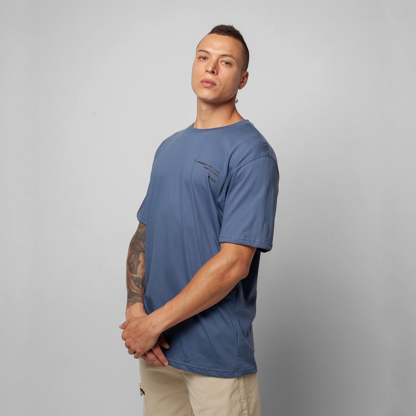 Camiseta Regular Hombre Azul Medio Buds