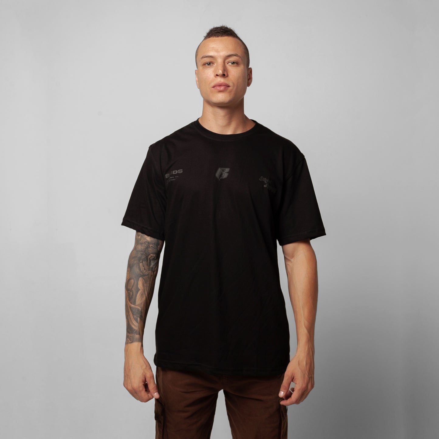 Camiseta Regular Hombre Negra Buds