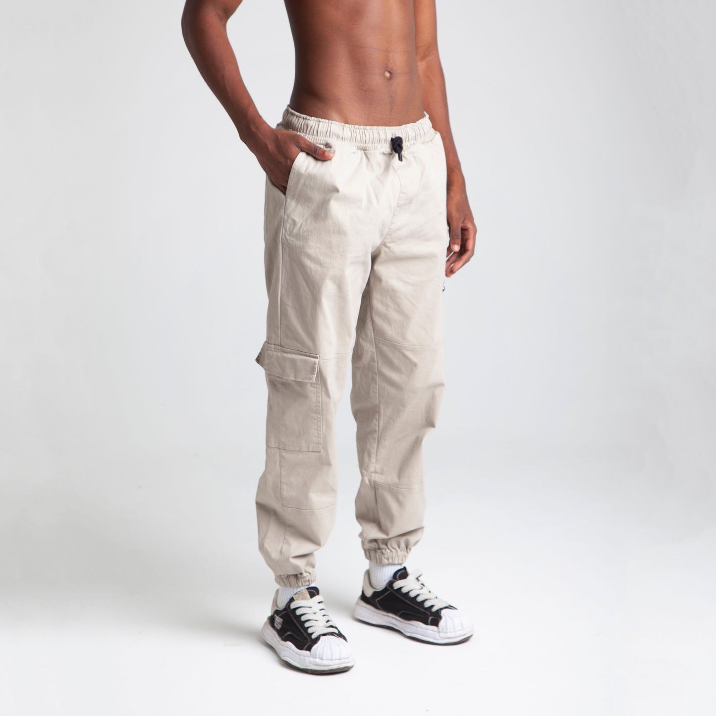 Pantalón Cargo Bota Resorte Arena Buds