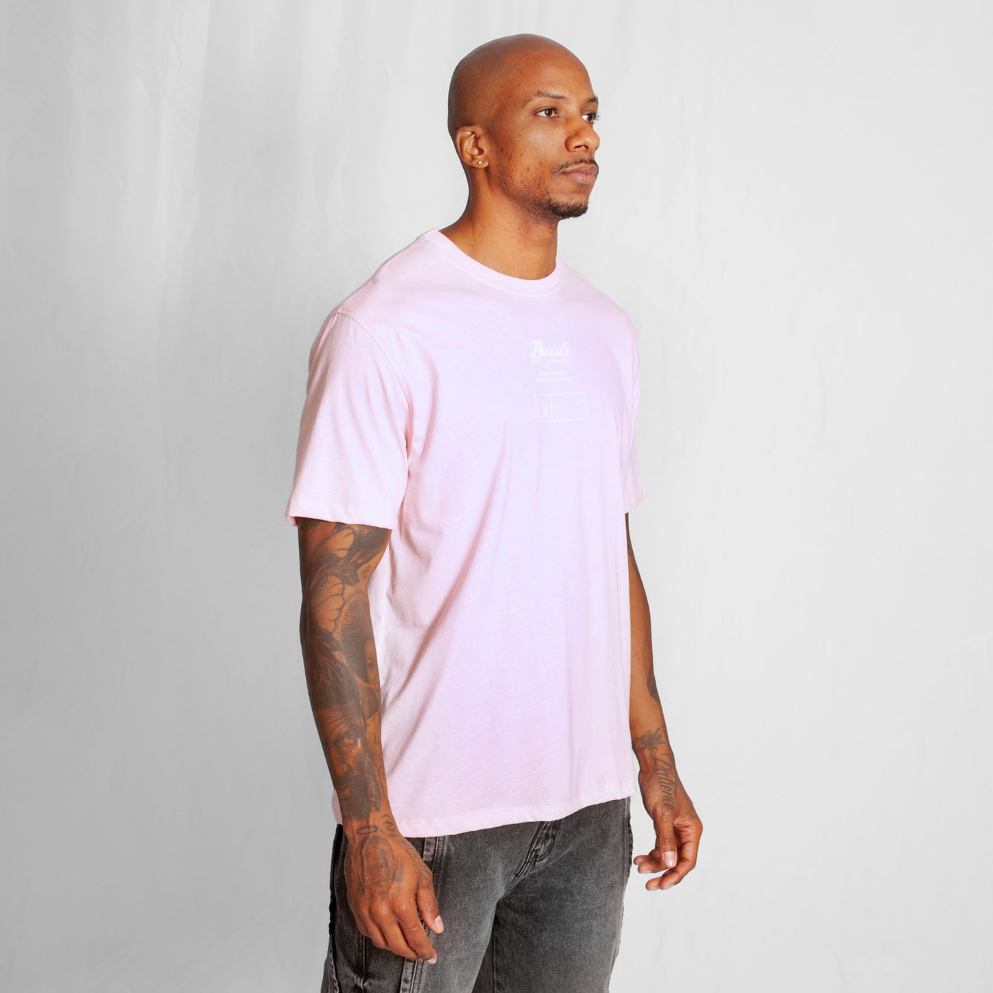 Camiseta Regular Hombre Rosada Buds