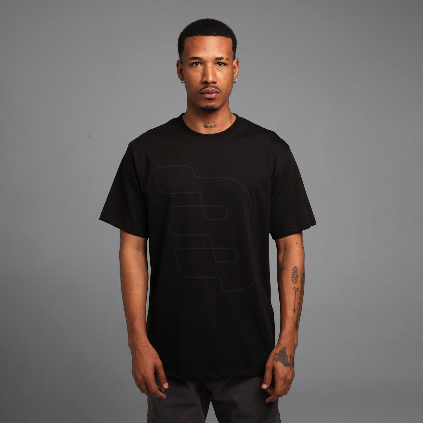 Camiseta Regular Fit Negra Buds