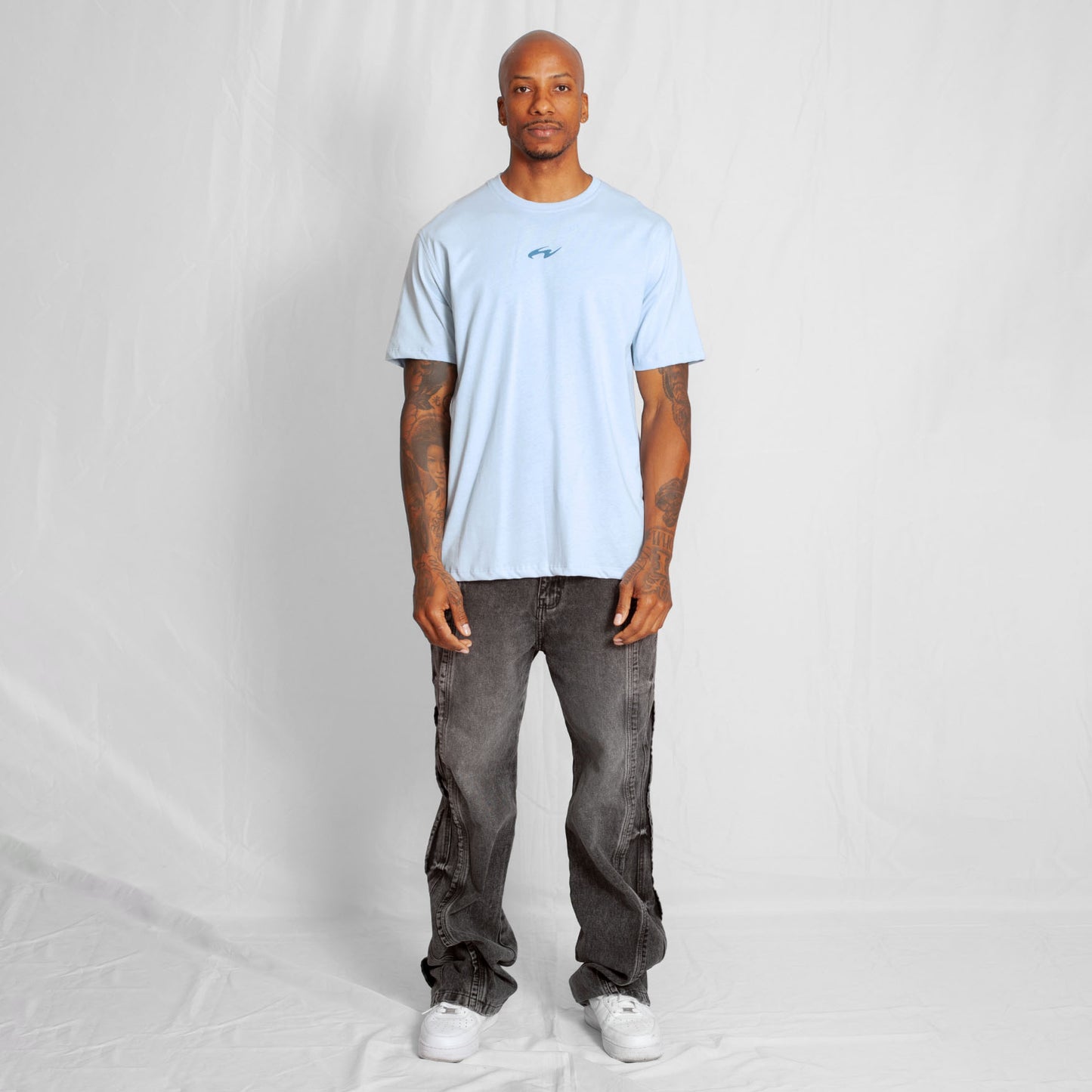 Camiseta Regular Hombre Azul Claro Buds