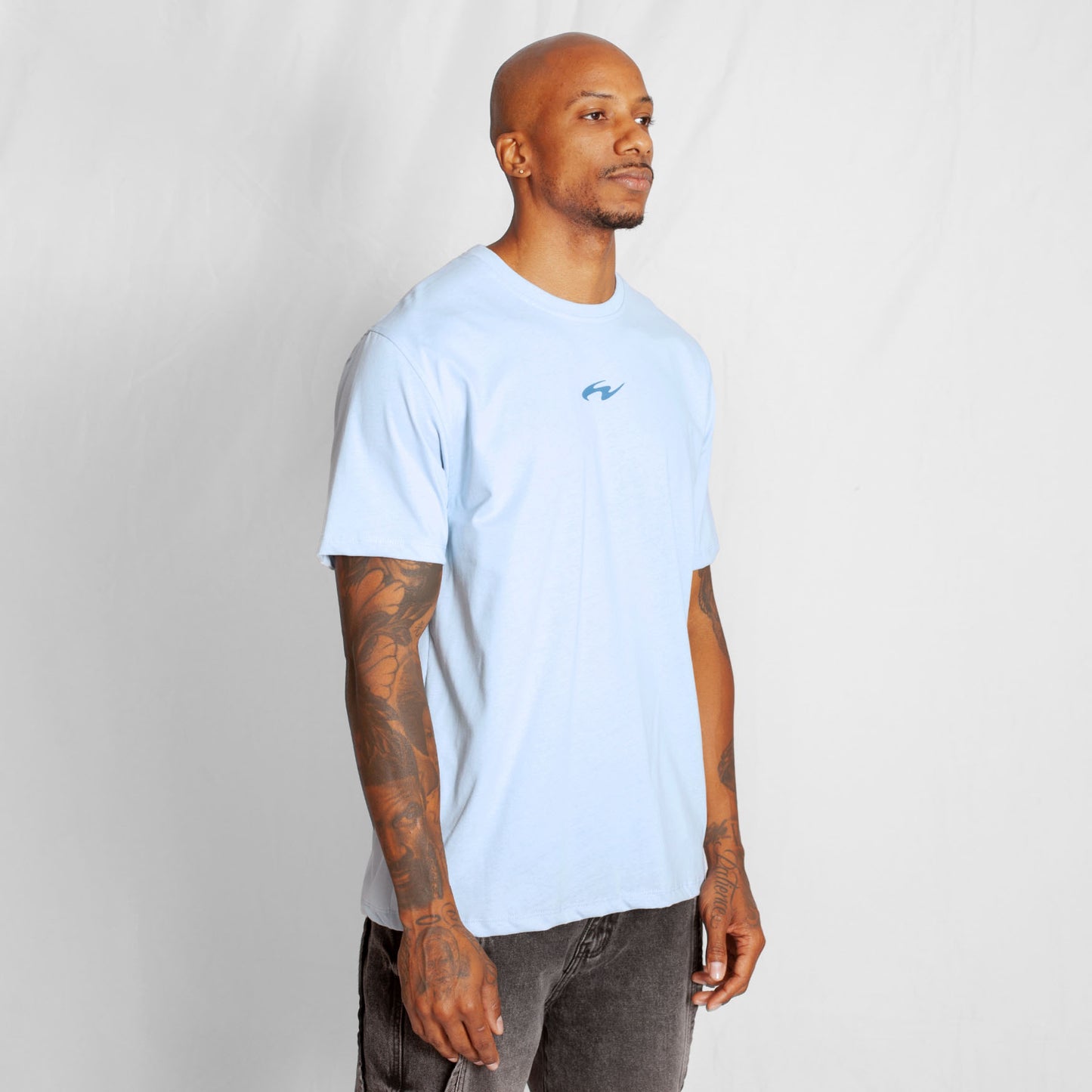 Camiseta Regular Hombre Azul Claro Buds