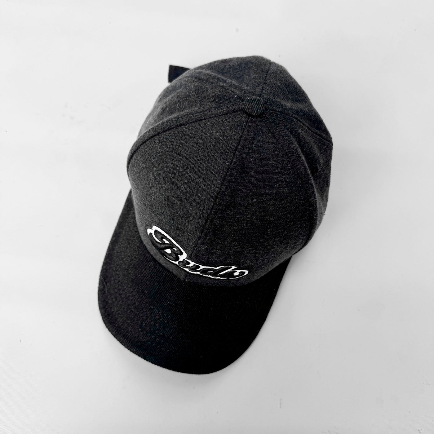 Gorra Negra Bordada Buds