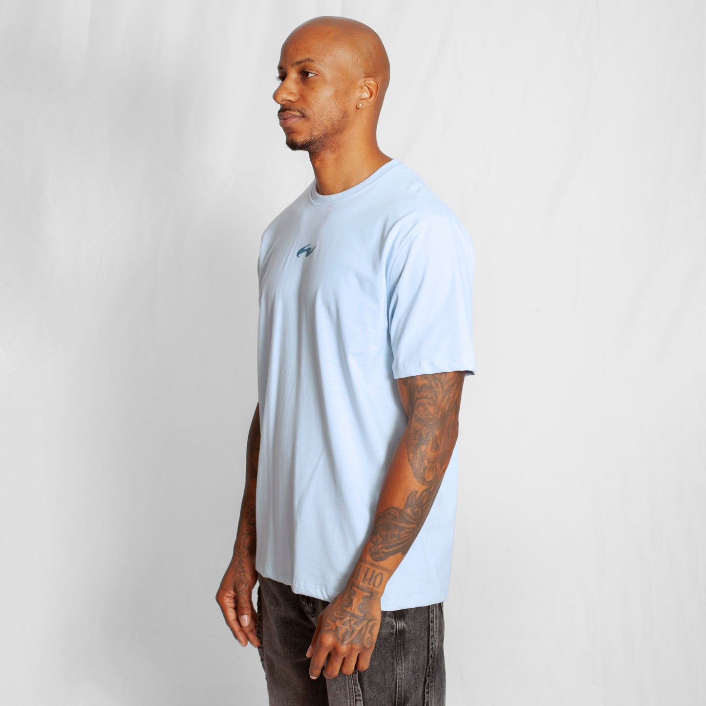 Camiseta Regular Hombre Azul Claro Buds