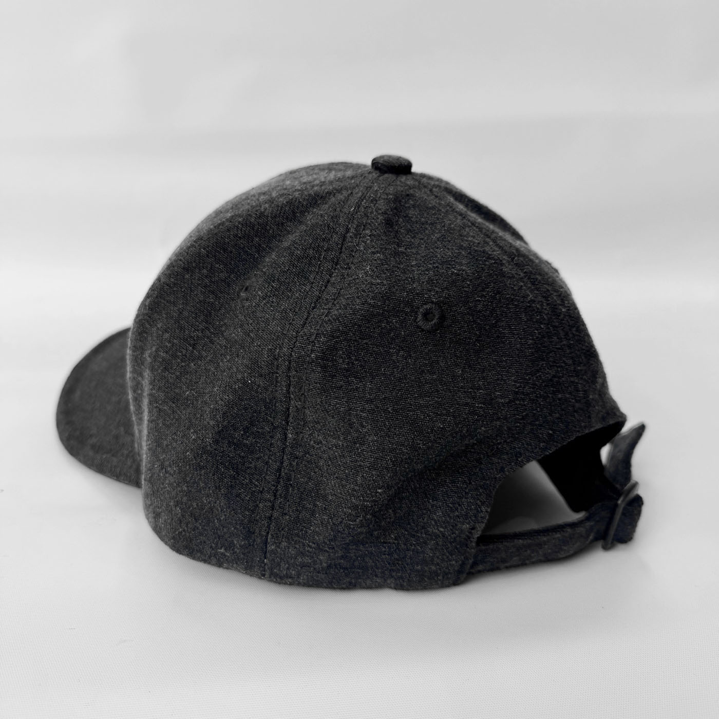 Gorra Negra Bordada Buds