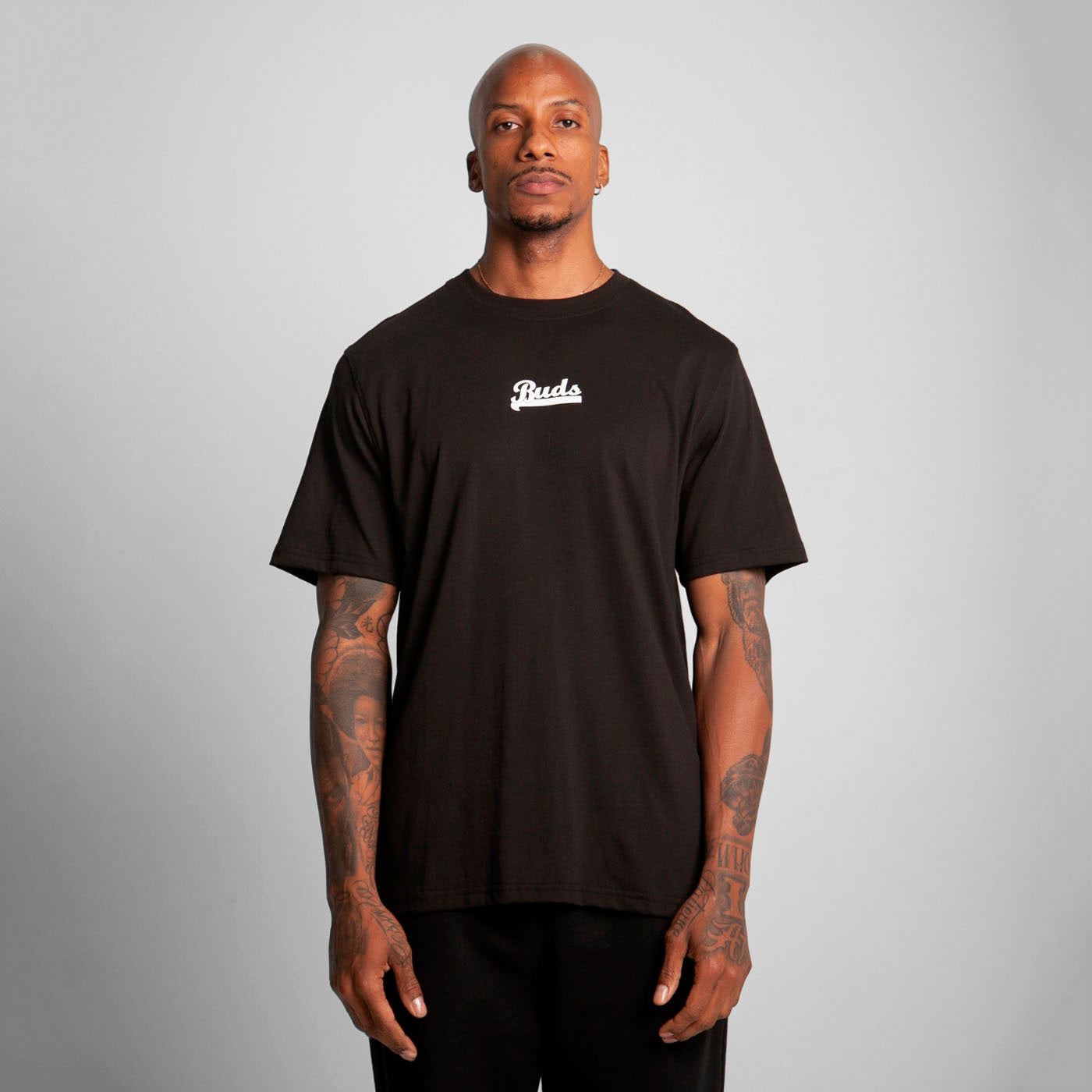 Camiseta Regular Fit Negra Buds