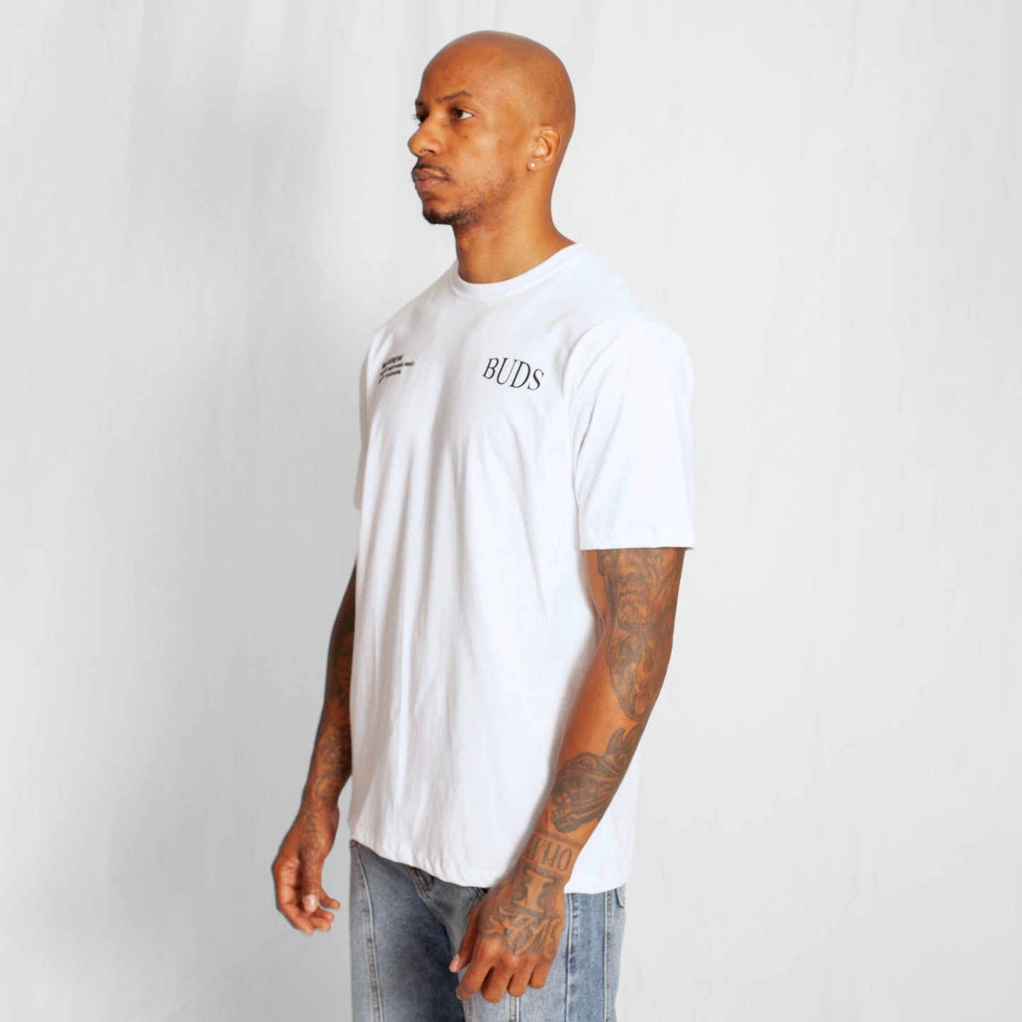 Camiseta Regular Hombre Blanca Buds