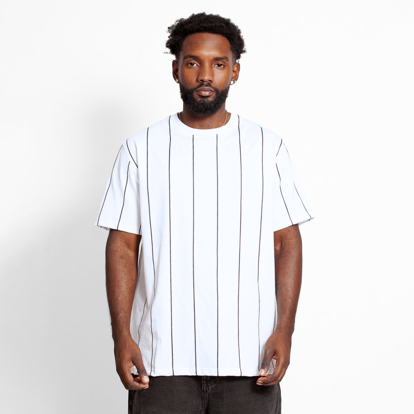 Camiseta Regular Hombre Blanca Lineas Buds