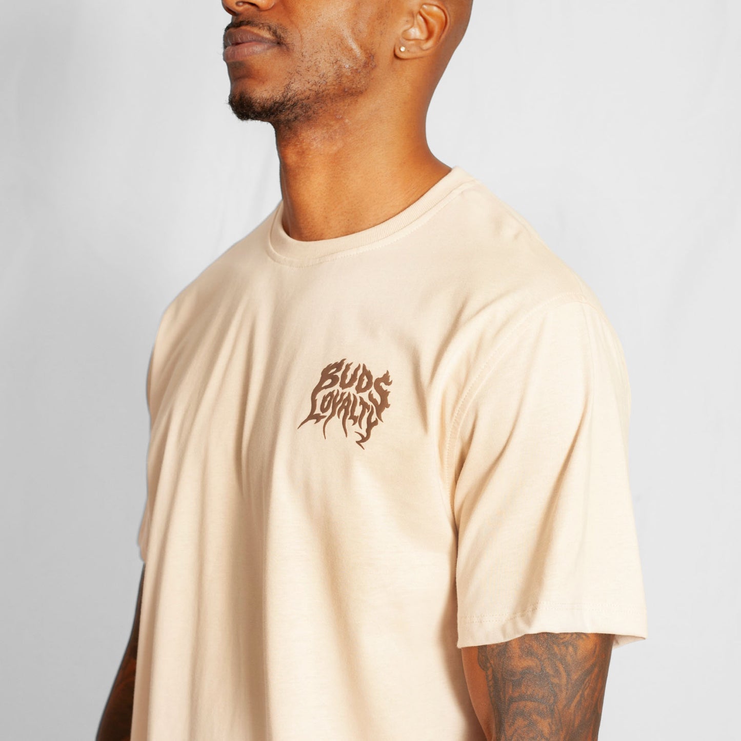 Camiseta Regular Hombre Beige Buds