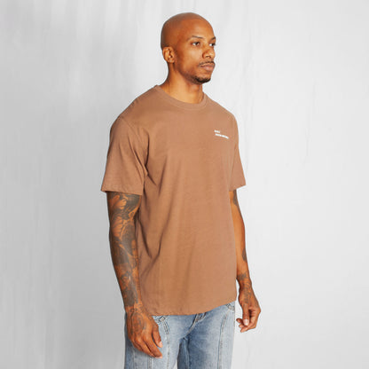 Camiseta Regular Hombre Café Buds