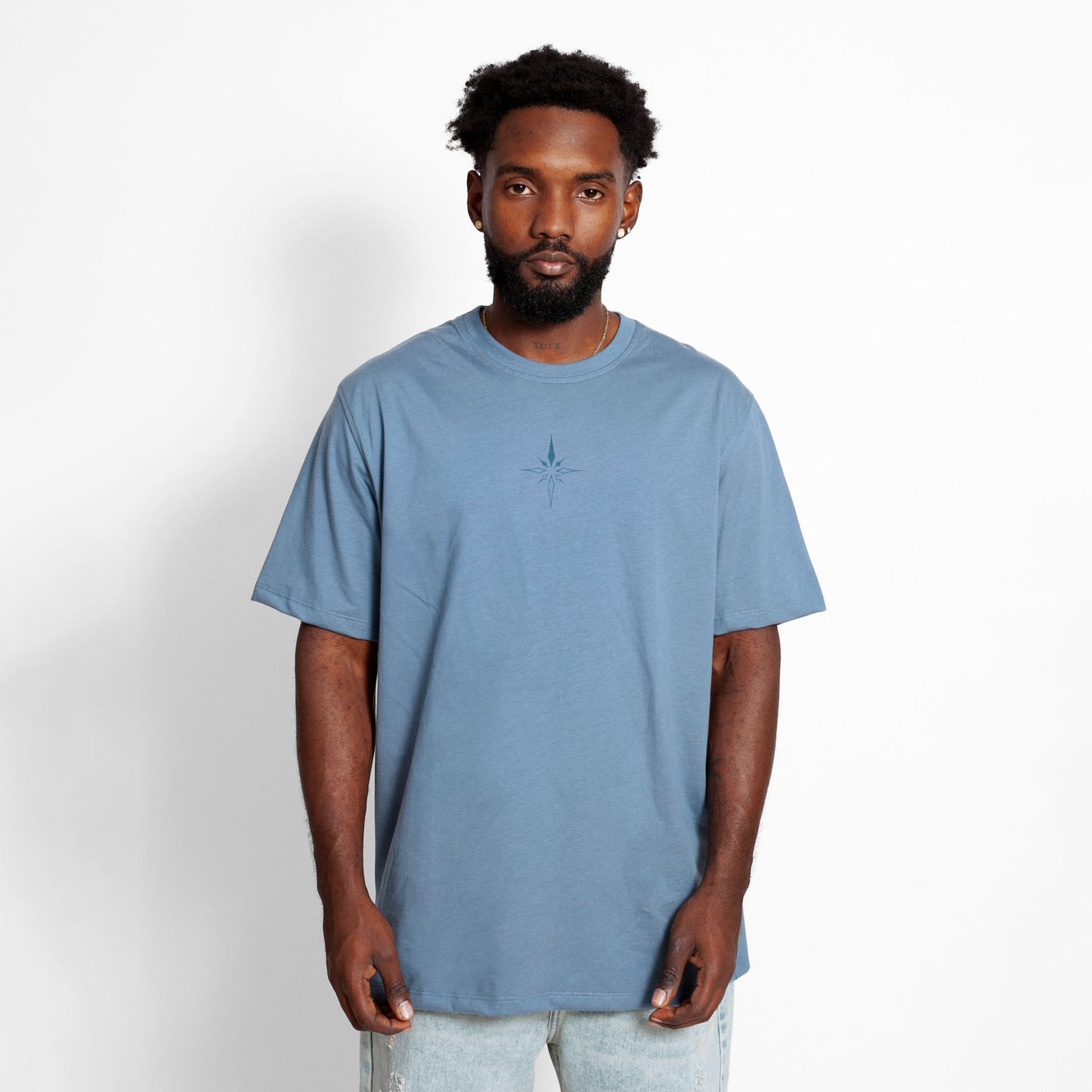 Camiseta Regular Hombre Azul Buds