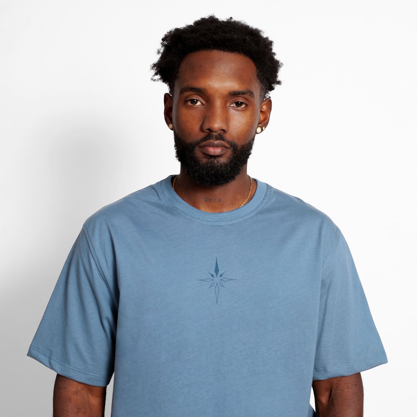 Camiseta Regular Hombre Azul Buds