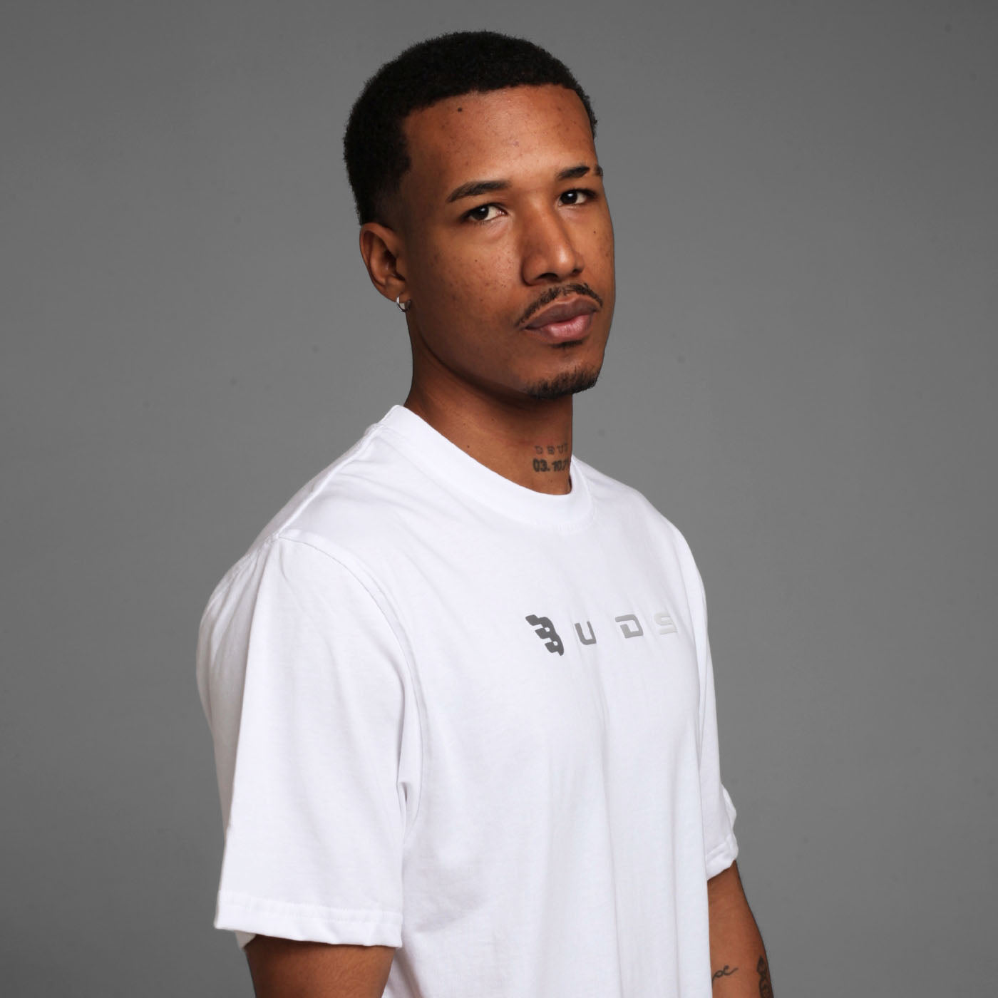 Camiseta Regular Fit Blanca Buds