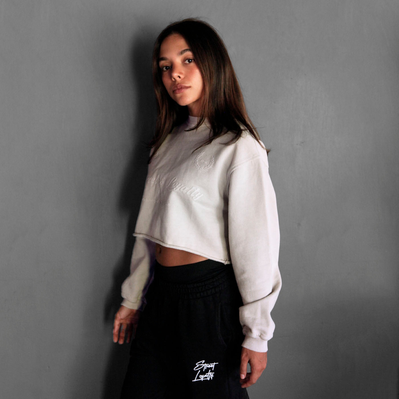 Buzo Crop Top Crewneck Hueso Tela Alto Gramaje 400G