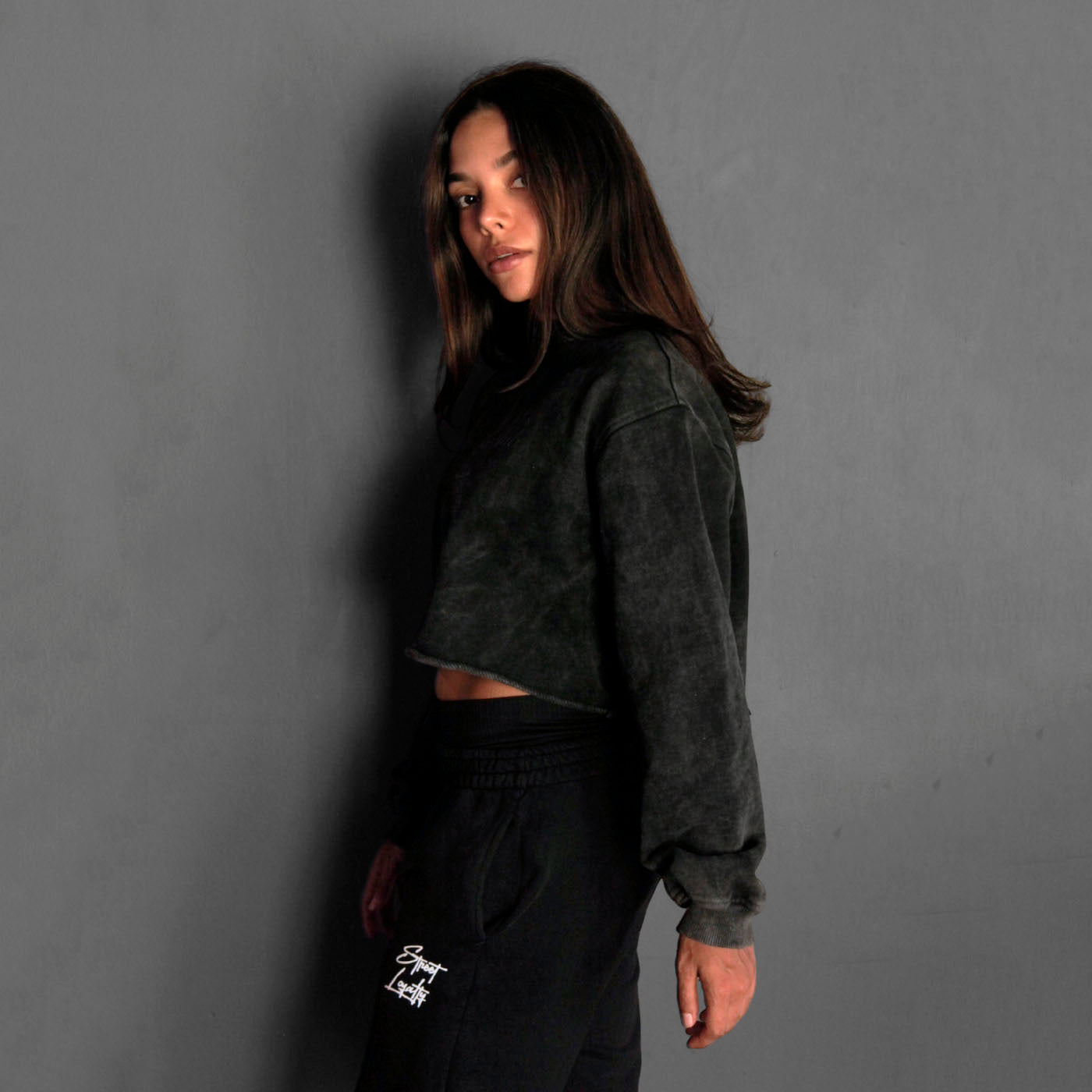 Buzo Crop Top Crewneck Negro Acid Wash Tela Alto Gramaje 400G