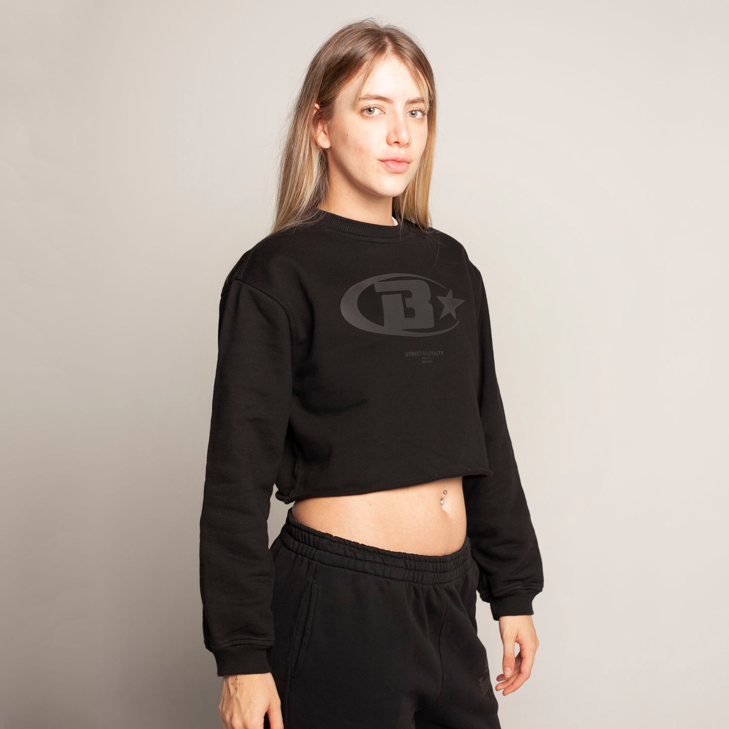 Buzo Crop Top Crewneck Negro Tela Alto Gramaje 400G