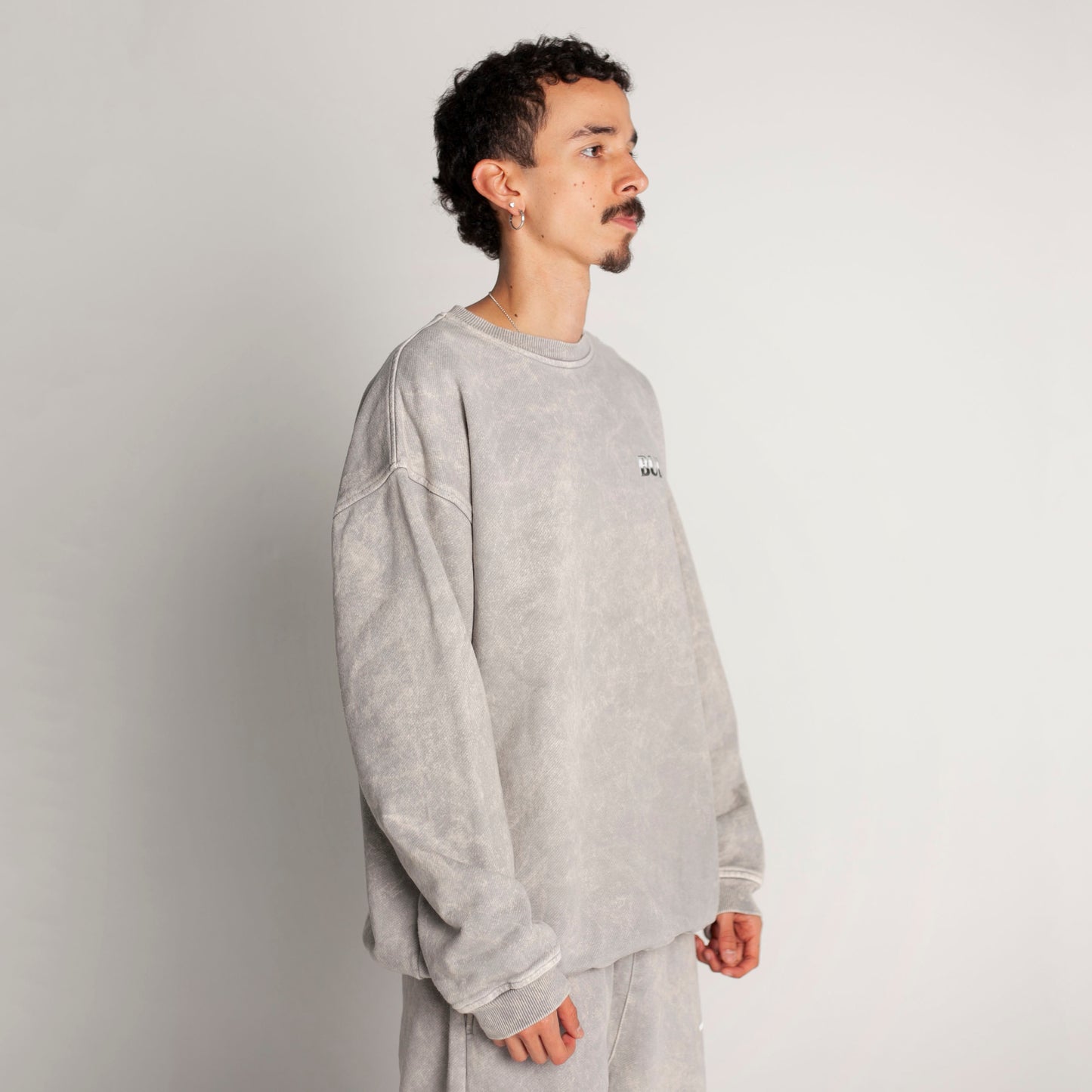 Buzo Crewneck Gris Acid Wash Tela Alto Gramaje 400G