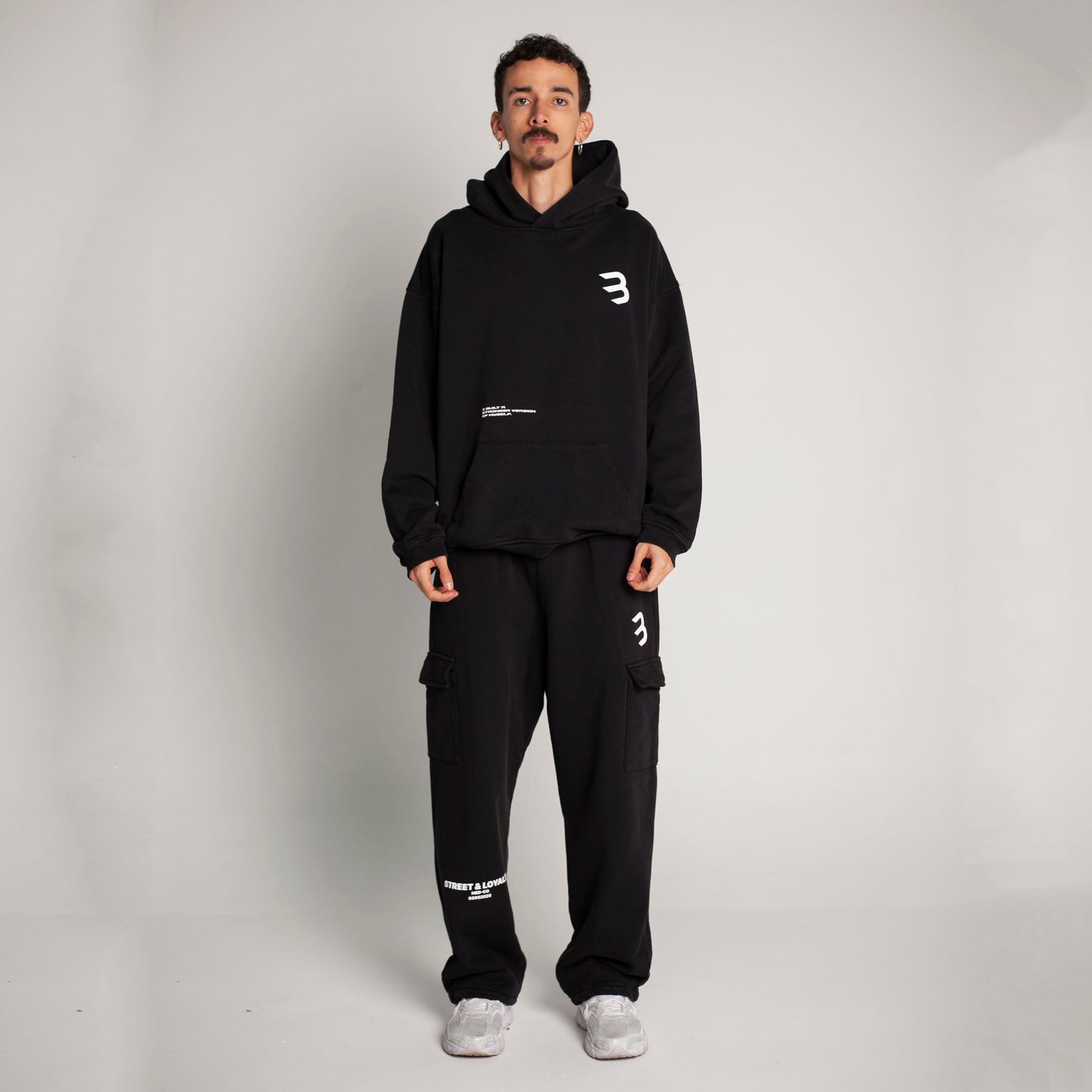 Buzo Hoodie Negro Tela Alto Gramaje 400G