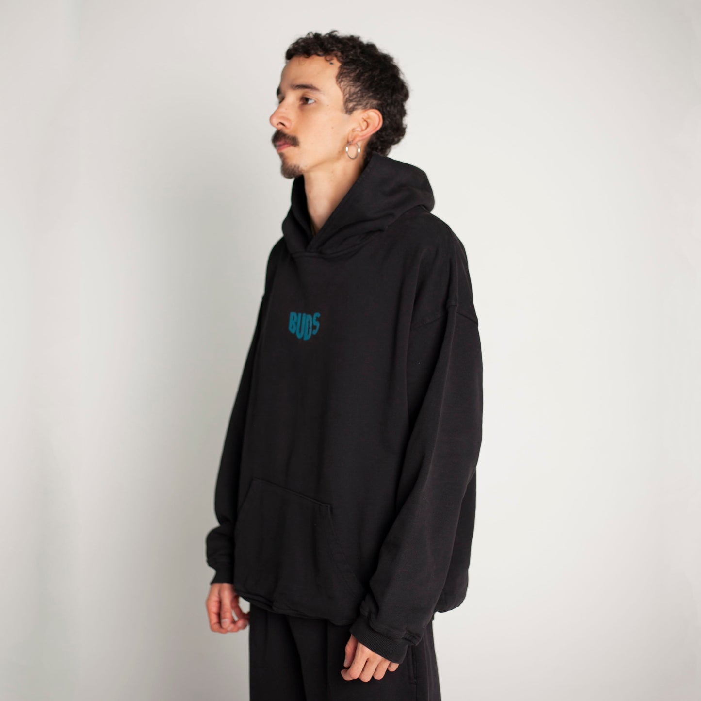 Buzo Hoodie Negro Tela Alto Gramaje 400G