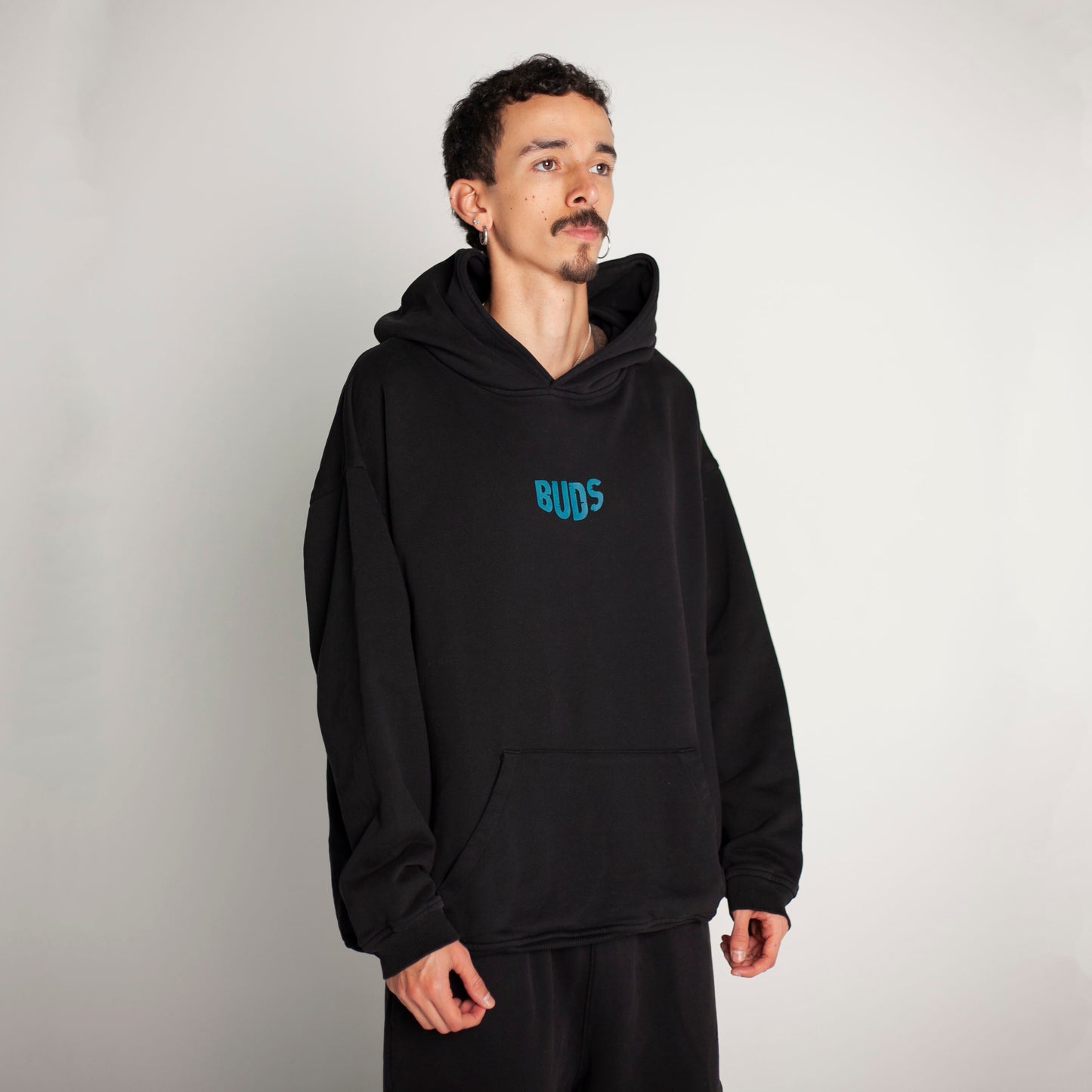 Buzo Hoodie Negro Tela Alto Gramaje 400G