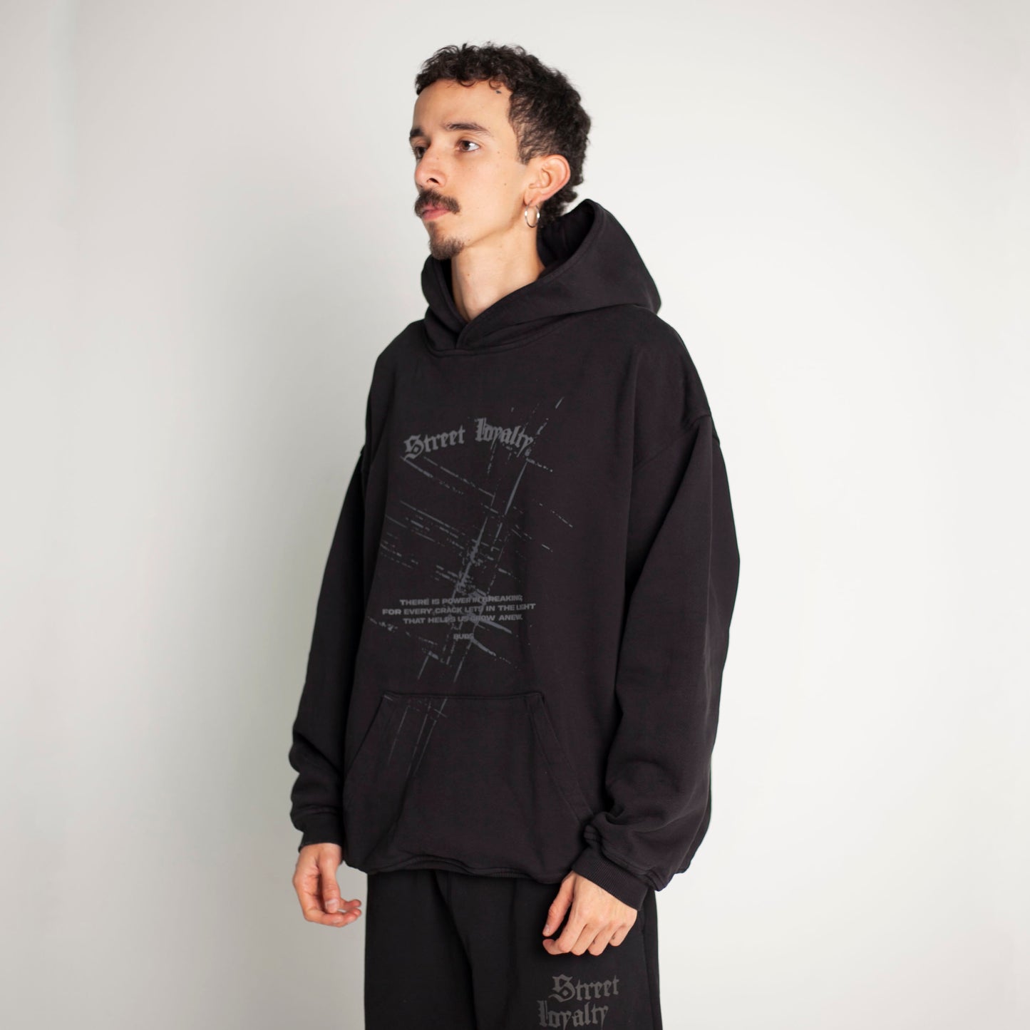 Buzo Hoodie Negro Tela Alto Gramaje 400G