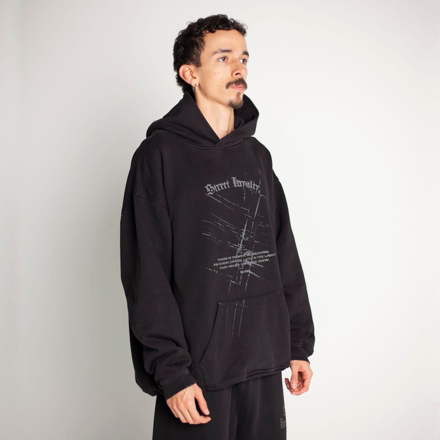 Buzo Hoodie Negro Tela Alto Gramaje 400G