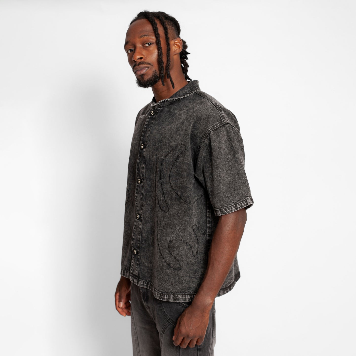 Camisa Denim Boy Fit Hombre Gris Humo Buds