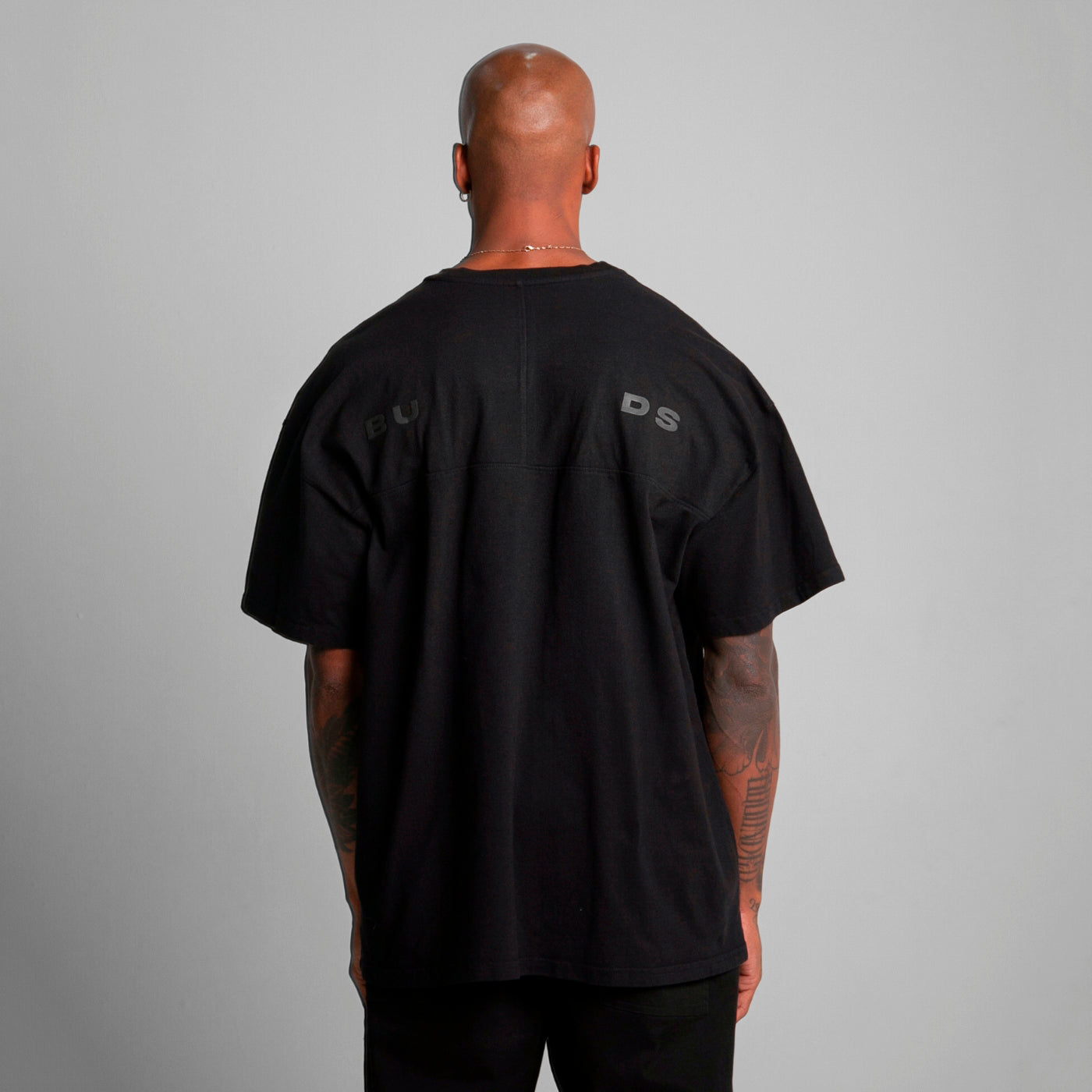 Camiseta Oversize Cortes Hombre Negro Alto Gramaje 250G