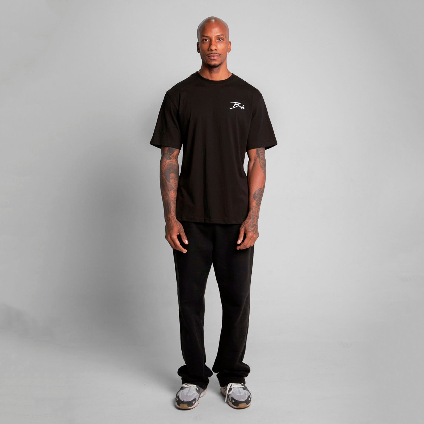 Camiseta Regular Fit Negra Buds