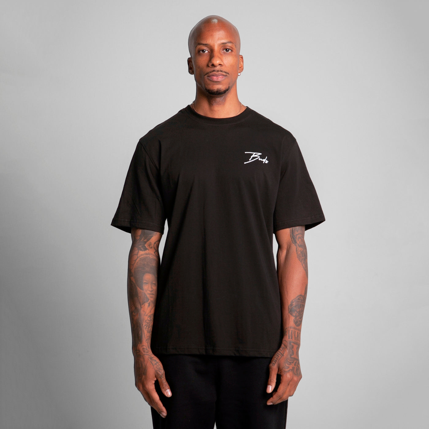 Camiseta Regular Fit Negra Buds