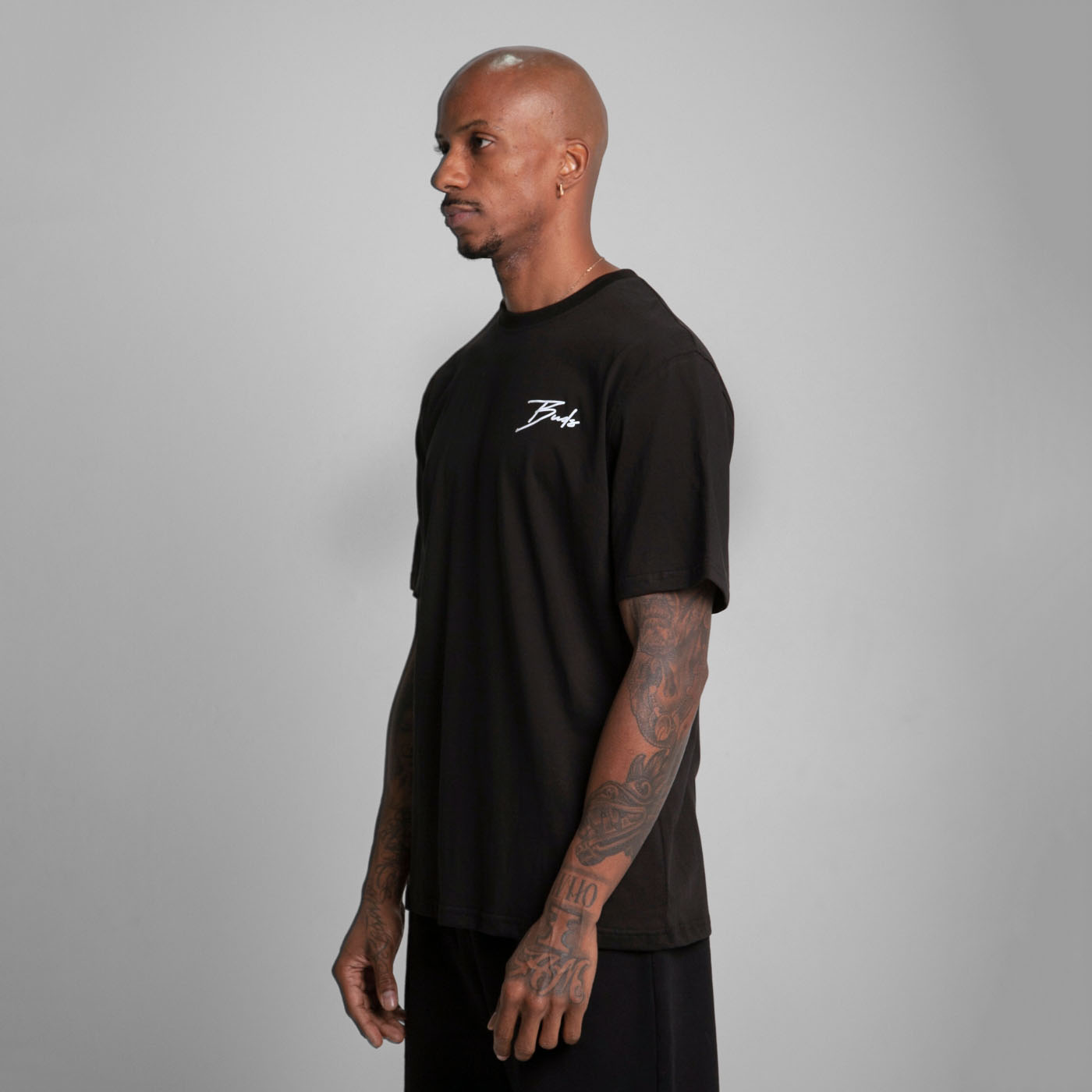 Camiseta Regular Fit Negra Buds