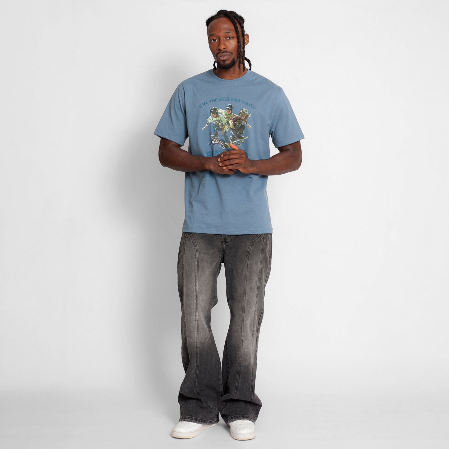 Camiseta Regular Hombre Azul Medio Buds